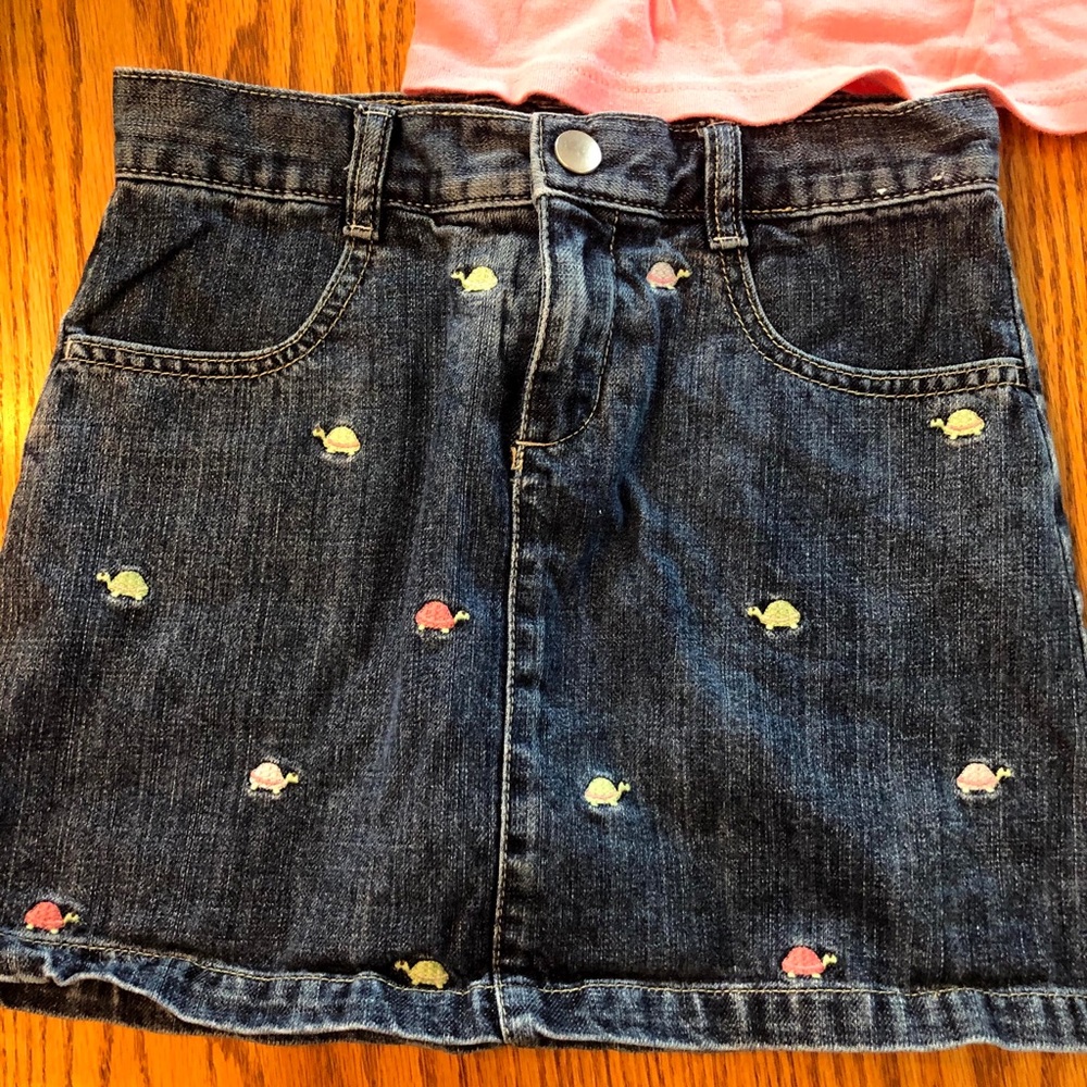COPY - [GYMBOREE] 2-Piece Turtle Skort and Bow Ta… - Picture 2 of 4